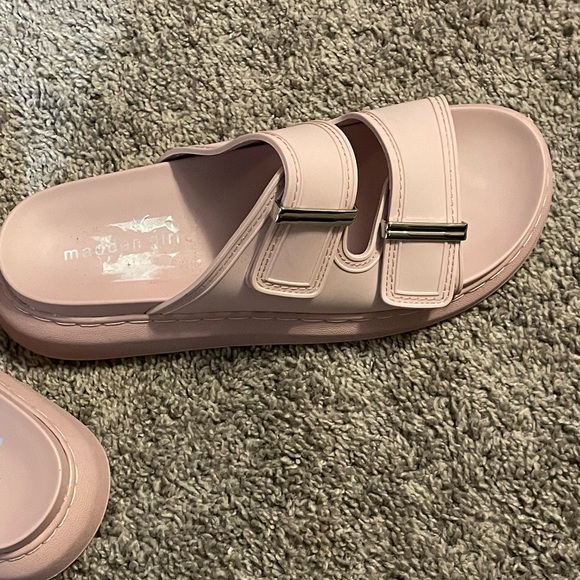 Steve Madden Shoes - New  Steve Madden Girl sandals sz 9M Adorable